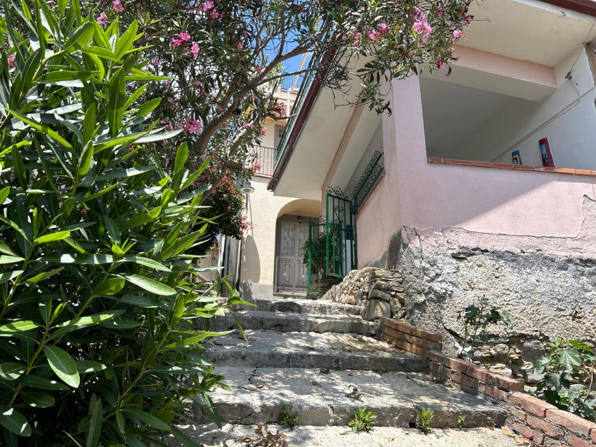 La Casa Del Borgo Cavallaro Gaggi Exterior photo